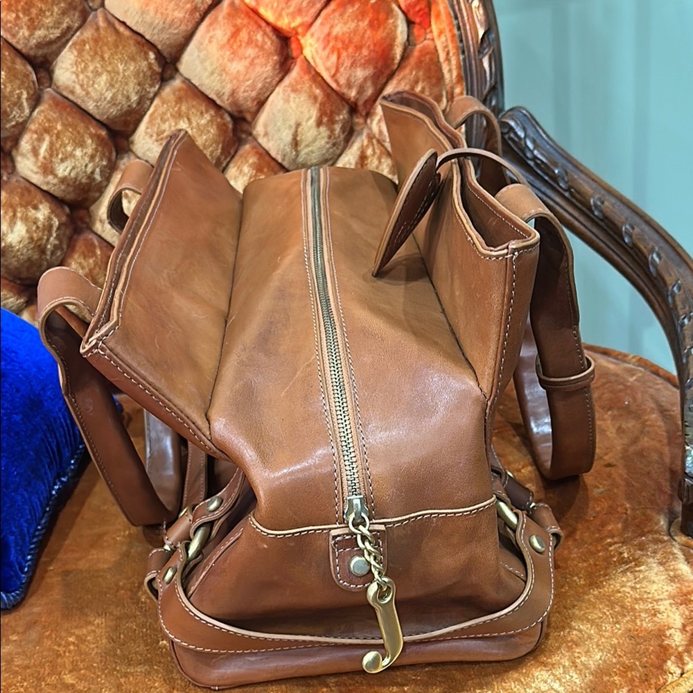 Juicy Couture Brown and Gold Satchel with Timeless Elegance - Picture 4 of 14
